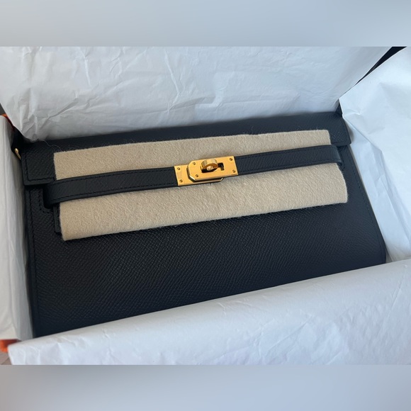 Hermes Kelly To Go Noir Epsom GHW - Picture 2 of 16